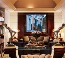 Lord Byron Hotel Lobby