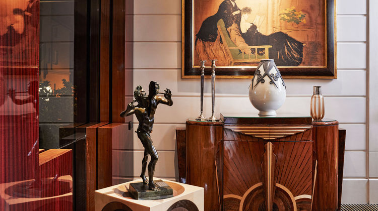 Lord Byron Hotel Lobby