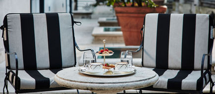 Lord Byron Hotel Exterior