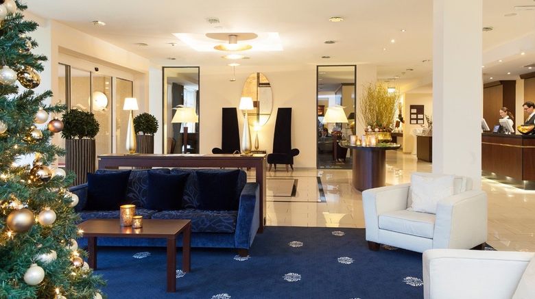 <b>Hotel Vier Jahreszeiten Starnberg Lobby</b>. Images powered by <a href="https://www.leonardoworldwide.com/" title="Leonardo Worldwide" target="_blank">Leonardo</a>.