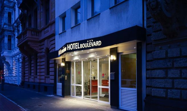 Hotel Boulevard Exterior