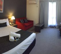Country Comfort Hunts Liverpool Room
