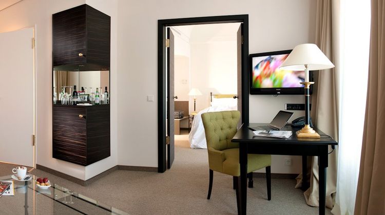 Hotel Elbflorenz Dresden Room