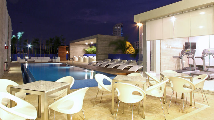 One Villahermosa 2000 Pool