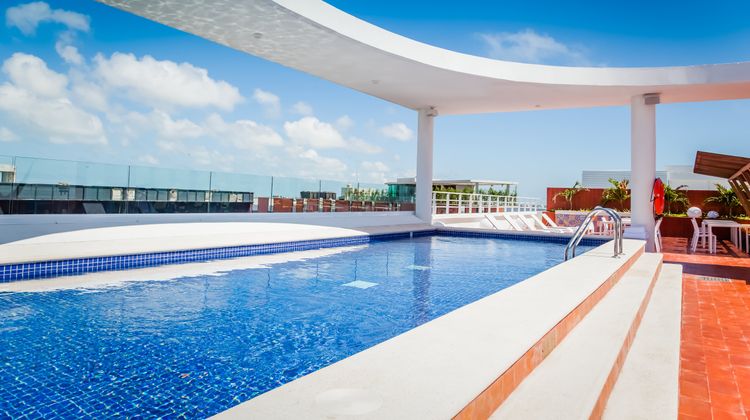 Fiesta Inn Loft Ciudad del Carmen Pool