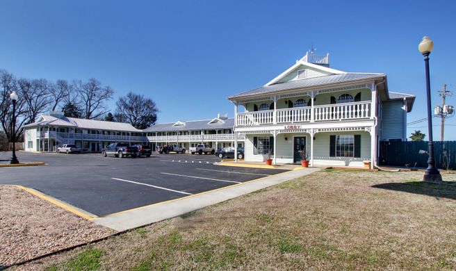 Key West Inn Exterior