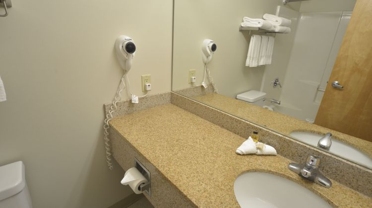 The Madison Spokane Inn Room