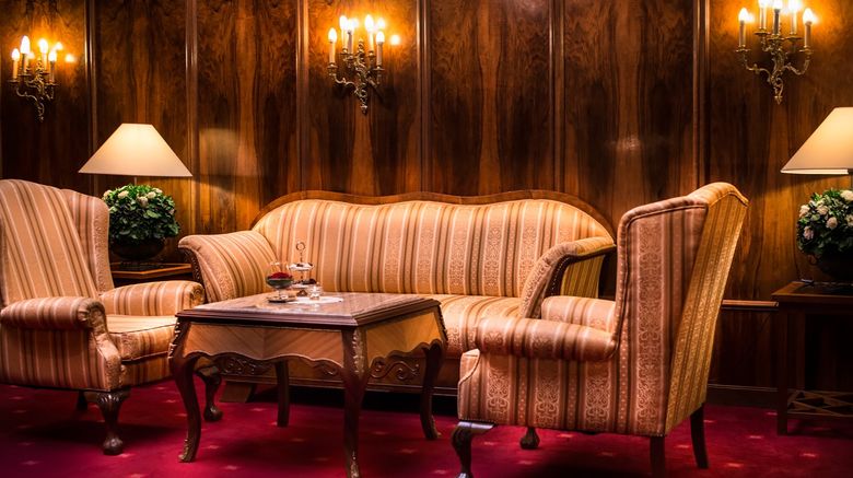 <b>Bellevue Rheinhotel Lobby</b>. Images powered by <a href="https://www.leonardoworldwide.com/" title="Leonardo Worldwide" target="_blank">Leonardo</a>.