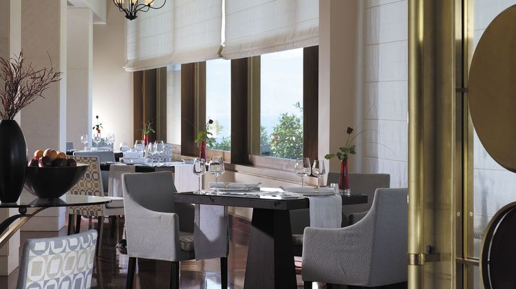 Amphitryon Hotel Restaurant