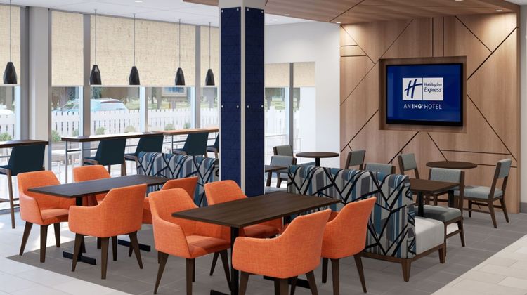 Holiday Inn Exp CSG Northeast Restaurant