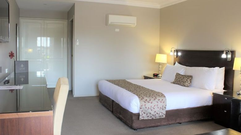 <b>Carlyle Suites & Apartments Room</b>. Images powered by <a href="https://www.leonardoworldwide.com/" title="Leonardo Worldwide" target="_blank">Leonardo</a>.