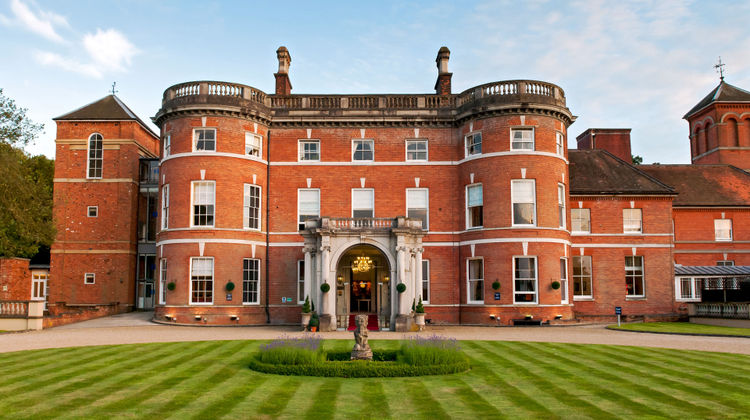 Oakley Hall Hotel Basingstoke Exterior