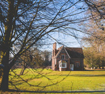 Oakley Hall Hotel Basingstoke Exterior