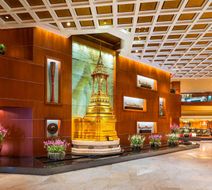 Royal Orchid Sheraton Riverside Hotel Lobby