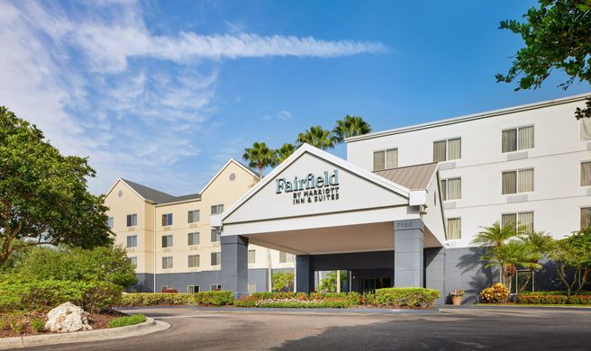 Fairfield Inn Orlando Airport Exterior