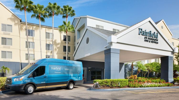 Fairfield Inn Orlando Airport Exterior
