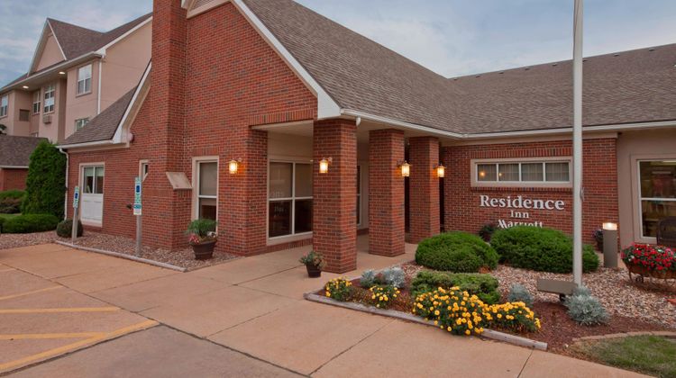 Residence Inn By Marriott Davenport Exterior