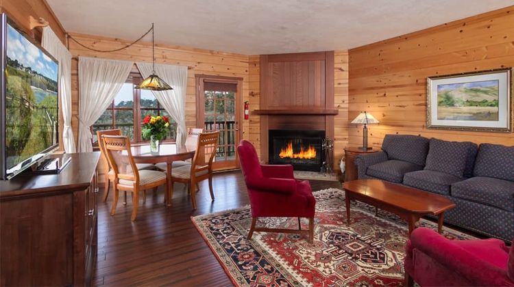 Stanford Inn by the Sea Suite