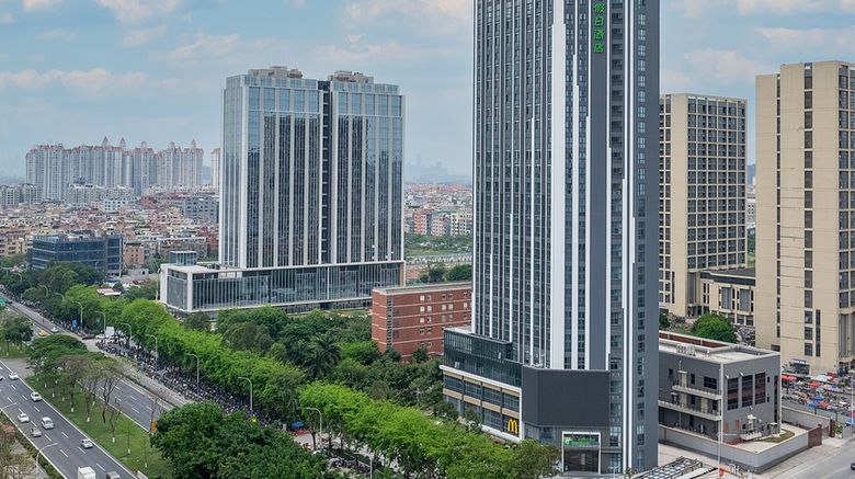 <b>Holiday Inn Express Panyu Dashi Exterior</b>. Images powered by <a href="https://www.leonardoworldwide.com/" title="Leonardo Worldwide" target="_blank">Leonardo</a>.