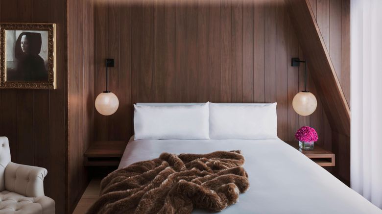 <b>The London EDITION Room</b>. Images powered by <a href=https://www.travelagewest.com/Hotels/London/
