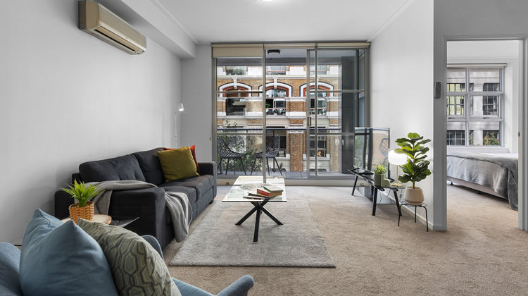 Astra Apartments Sydney CBD Room