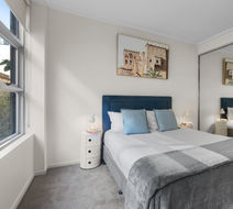 Astra Apartments Sydney CBD Room