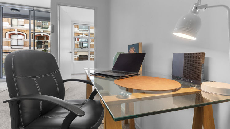 Astra Apartments Sydney CBD Room