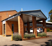 Bega Downs Motor Inn Exterior