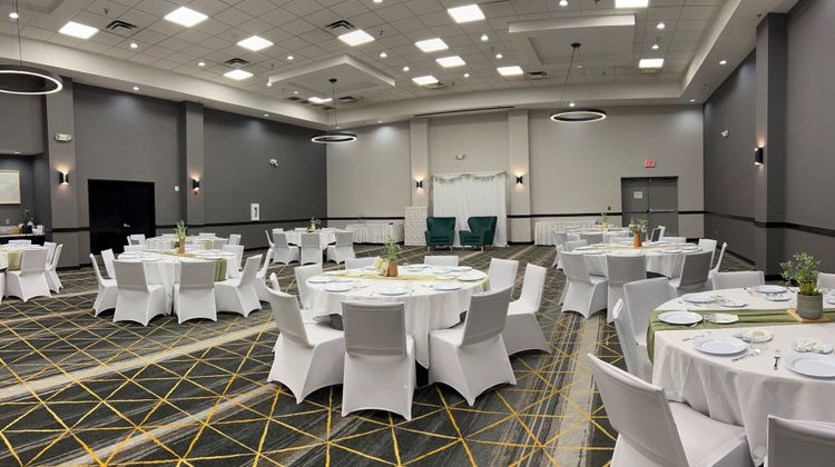 Holiday Inn Hotel & Suites Ballroom