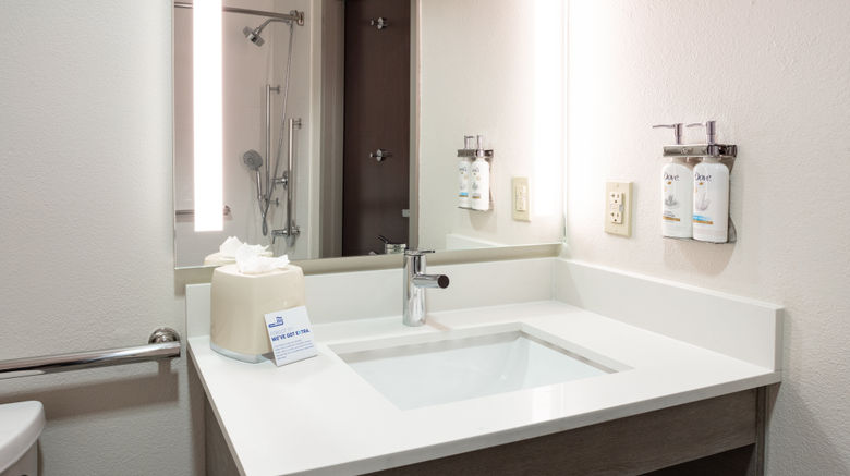 <b>Holiday Inn Express Hotel & Suites Room</b>. Images powered by <a href="https://www.leonardoworldwide.com/" title="Leonardo Worldwide" target="_blank">Leonardo</a>.