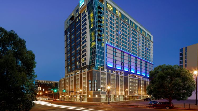 SpringHill Suites by Marriott Downtown Exterior