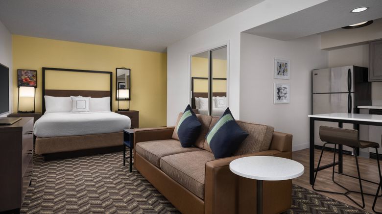 <b>Residence Inn Marriott Silicon Valley II Suite</b>. Images powered by <a href="https://www.leonardoworldwide.com/" title="Leonardo Worldwide" target="_blank">Leonardo</a>.
