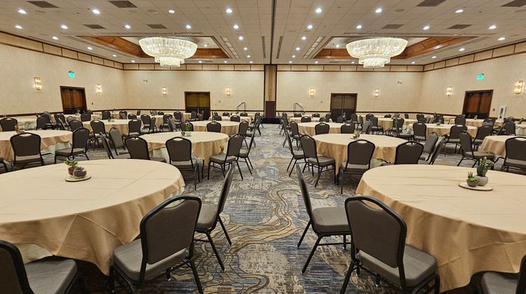 Crowne Plaza San Marcos Golf Resort Ballroom