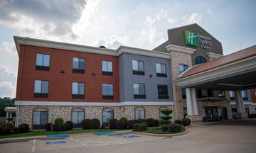 Holiday Inn Express Hotel & Suites