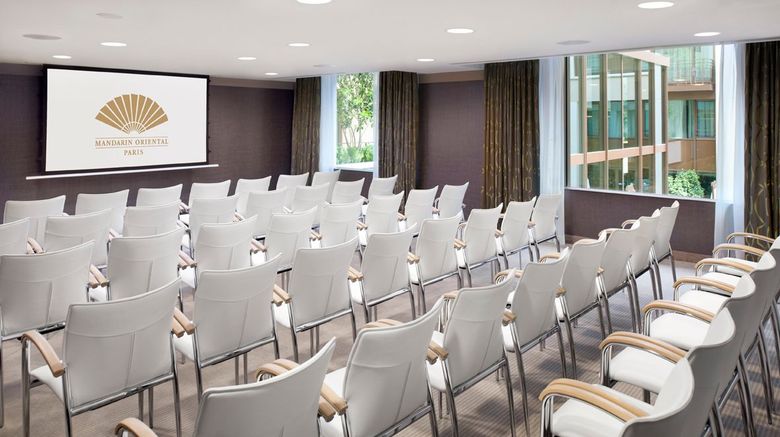 <b>Mandarin Oriental, Paris Meeting</b>. Images powered by <a href="https://www.leonardoworldwide.com/" title="Leonardo Worldwide" target="_blank">Leonardo</a>.