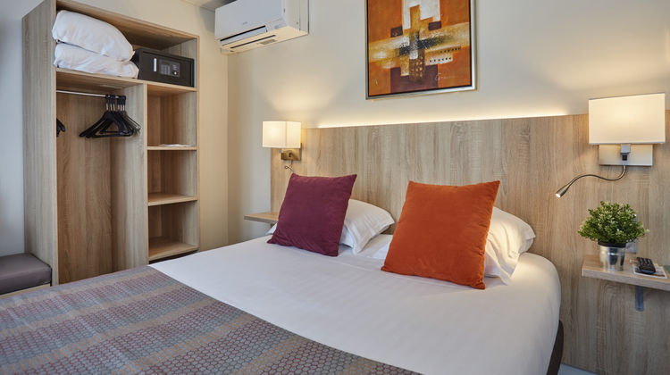 Hotel Beaugrenelle Tour Eiffel Room