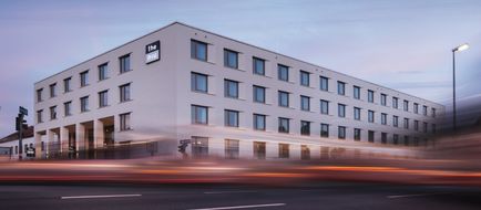 Holiday Inn the niu Hop Exterior