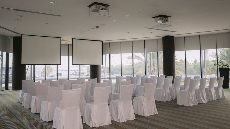 <b>Holiday Inn Abu Dhabi Meeting</b>. Images powered by <a href="https://www.leonardoworldwide.com/" title="Leonardo Worldwide" target="_blank">Leonardo</a>.