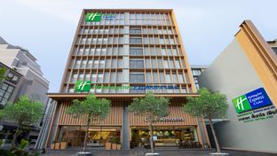 Holiday Inn Exp Suites Central Pier