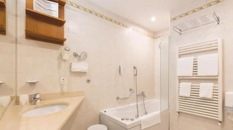 <b>Delfino Hotel Room</b>. Images powered by <a href="https://www.leonardoworldwide.com/" title="Leonardo Worldwide" target="_blank">Leonardo</a>.