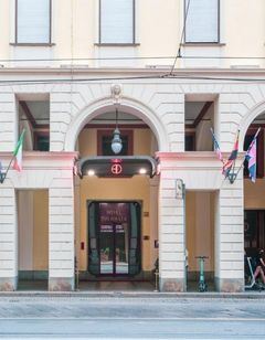 Diplomatic Hotel