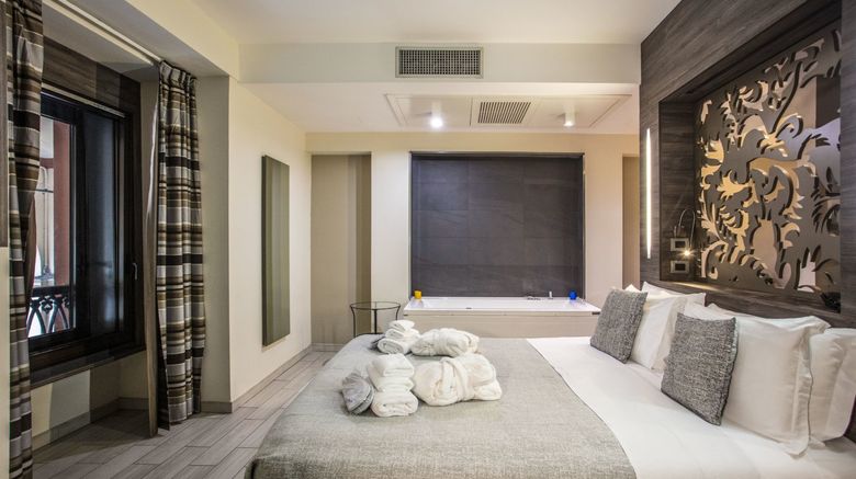 <b>Diplomatic Hotel Suite</b>. Images powered by <a href="https://www.leonardoworldwide.com/" title="Leonardo Worldwide" target="_blank">Leonardo</a>.