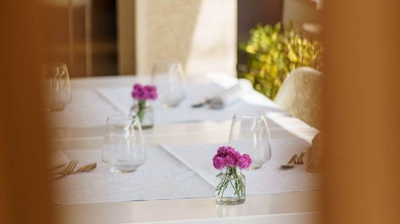 <b>Red's Redaelli Hotel Restaurant</b>. Images powered by <a href="https://www.leonardoworldwide.com/" title="Leonardo Worldwide" target="_blank">Leonardo</a>.
