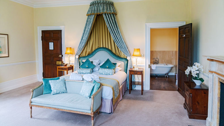 <b>Hintlesham Hall Suite</b>. Images powered by <a href="https://www.leonardoworldwide.com/" title="Leonardo Worldwide" target="_blank">Leonardo</a>.
