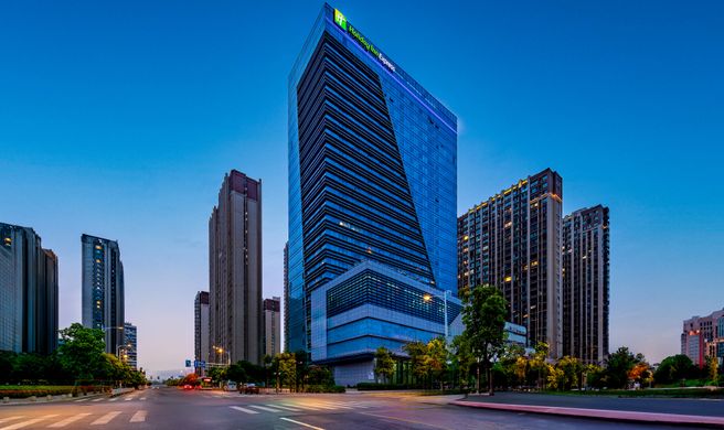 Holiday Inn Exp Riverside Exterior