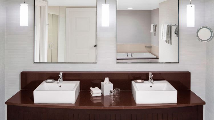 Le Meridien Arlington Room
