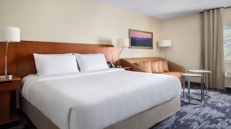 <b>Fairfield Inn & Suites Wallingford New Haven Room</b>. Images powered by <a href="https://www.leonardoworldwide.com/" title="Leonardo Worldwide" target="_blank">Leonardo</a>.