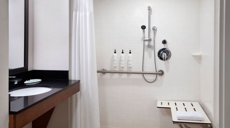 Fairfield Inn & Suites Wallingford New Haven Room