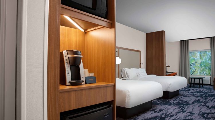 Fairfield Inn & Suites Lewisburg Suite