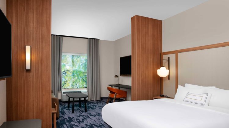 Fairfield Inn & Suites Lewisburg Suite